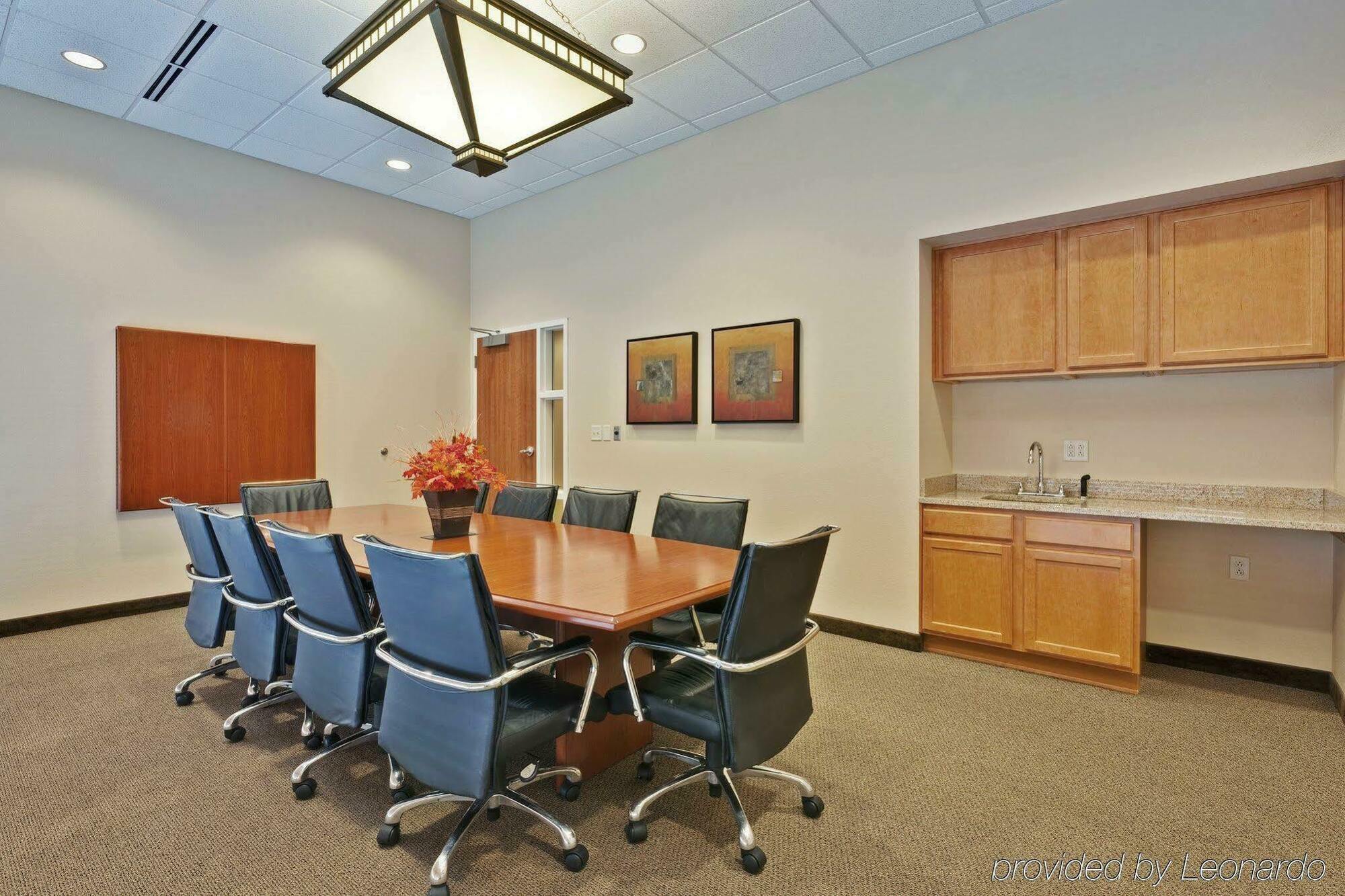 Candlewood By Ihg Hotel Terre Haute